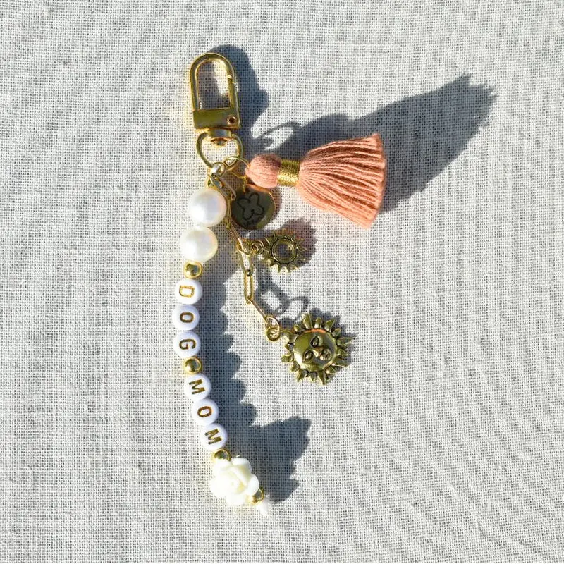 'DOG MOM' Handmade Pearl Bag Charm / Key Chain
