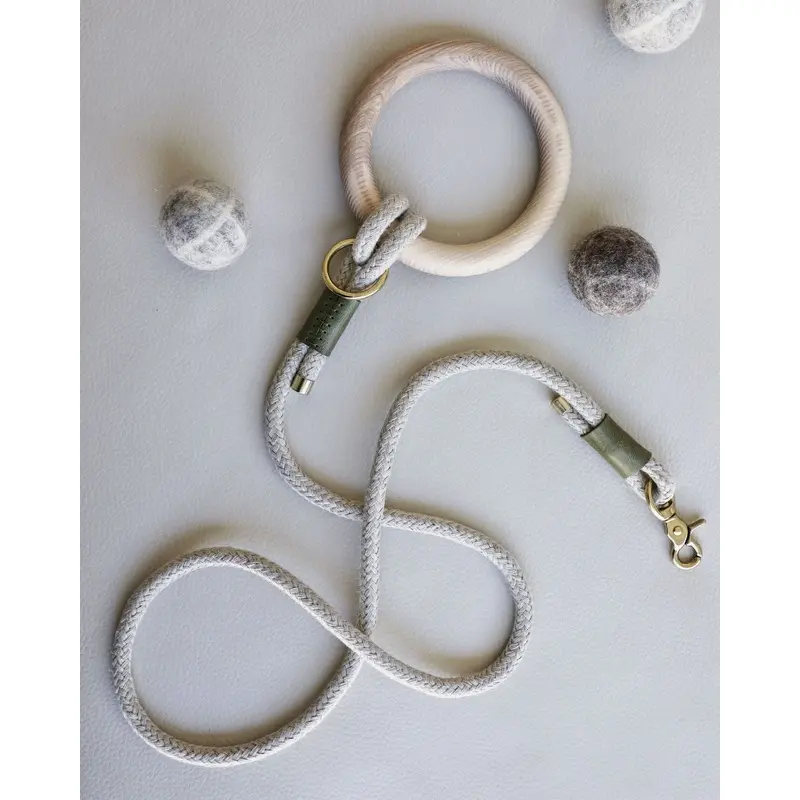 Band & Roll Rope Leash in Moss